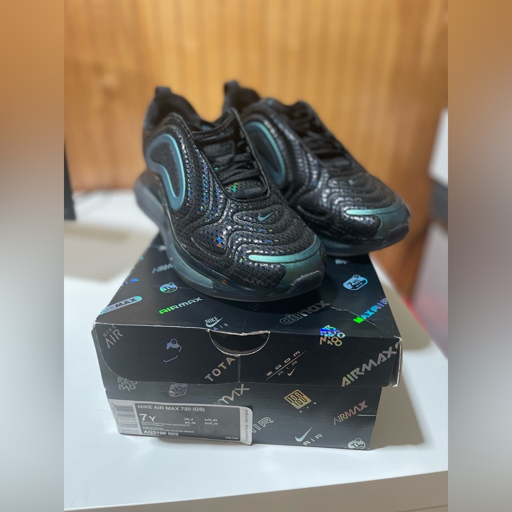 Nike Air Max 720 (GS) AQ3196 003 7Y